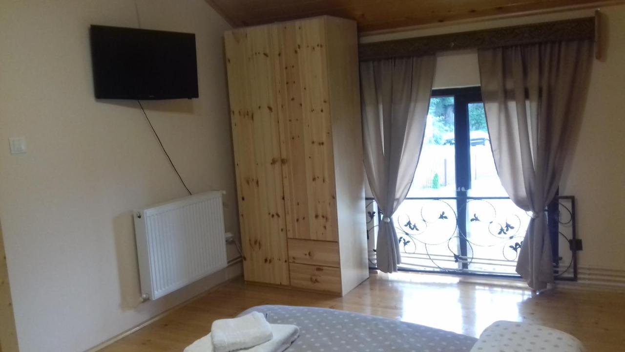 Casa Radu Appartement Novaci-Străini Buitenkant foto