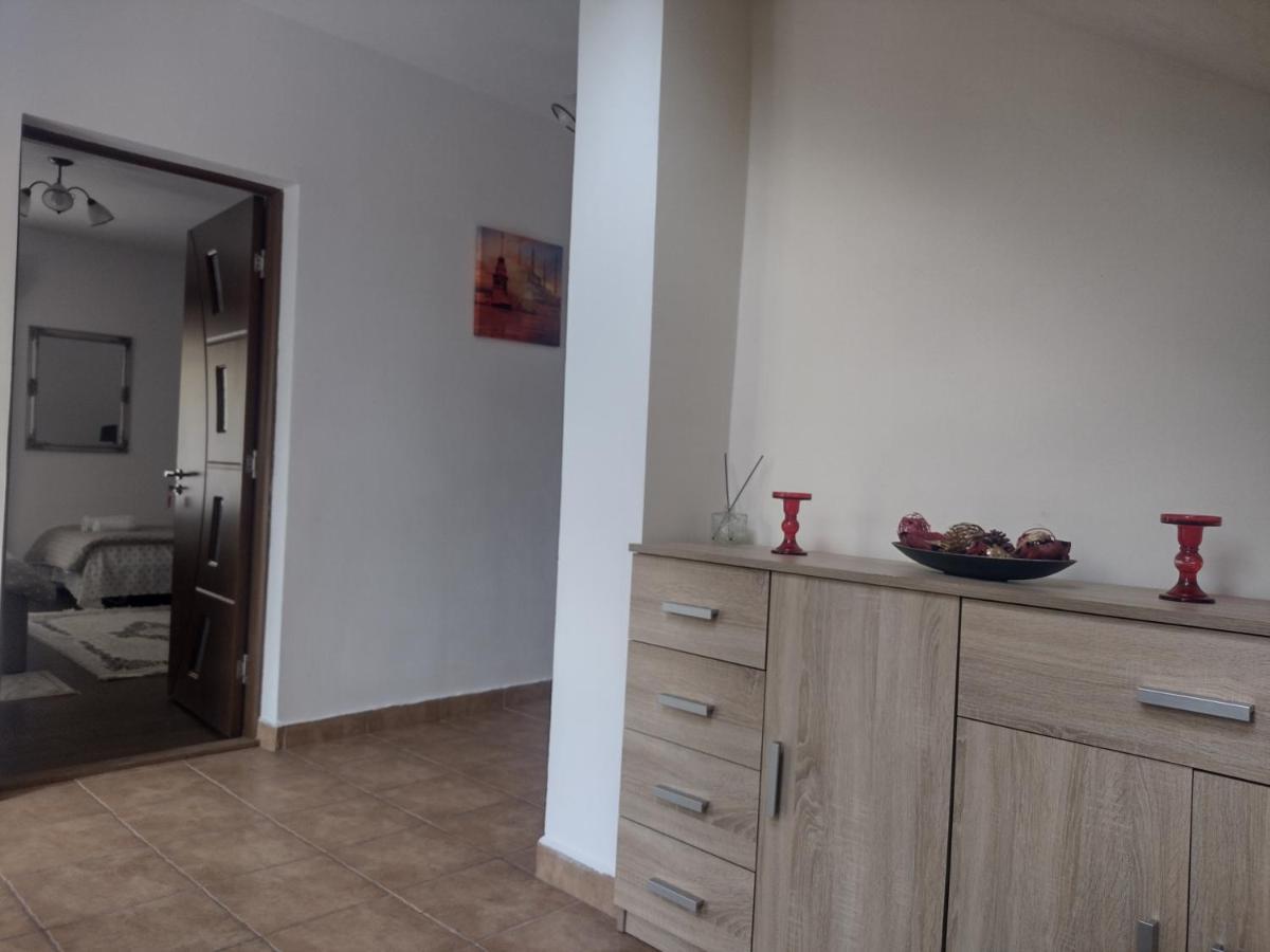 Casa Radu Appartement Novaci-Străini Buitenkant foto